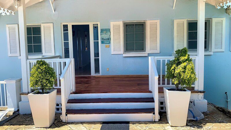 Exterior view of Victorian-style beach house with private pool and ocean views in La Talanguera, San Juan del Sur