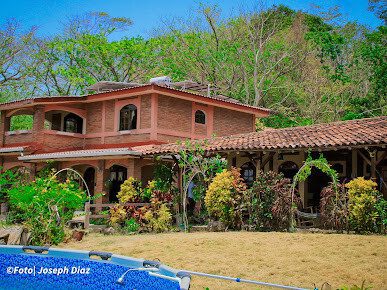 Ecolodge Blue Morpho – Sustainable Lakeside Retreat in Cárdenas, Nicaragua