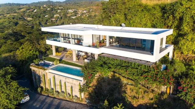 Exterior view of Casa Sueño Real with infinity pool overlooking the Pacific Ocean in San Juan del Sur