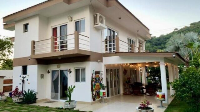 Destinos Relax SJDS yoga retreat on a tranquil San Juan del Sur beach