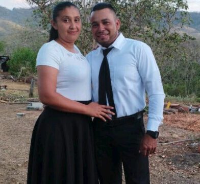 Image of Antonio mobile farrier in Escamequita Nicaragua providing hoof care for horses in the Escamequita and South San Jun del Sur region