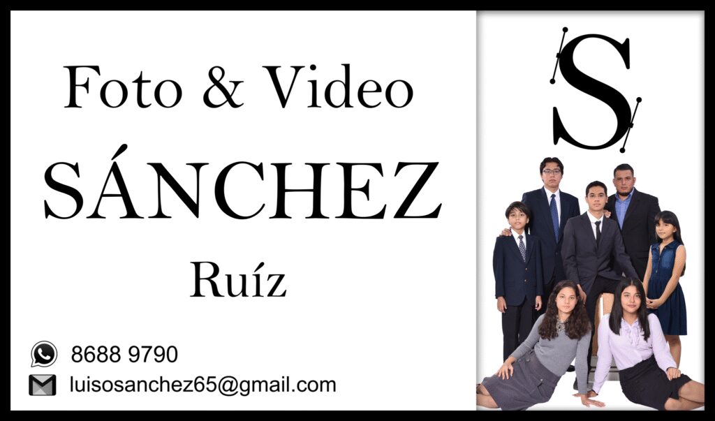 Interior studio of Foto Estudio Sánchez with photographic backdrop and camera setup in Rivas, Nicaragua