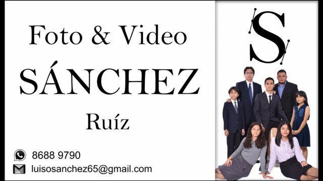 Interior studio of Foto Estudio Sánchez with photographic backdrop and camera setup in Rivas, Nicaragua